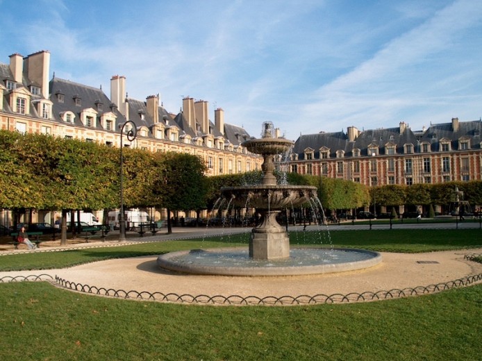 Le Marais and Place des Vosges  The Marais District & Place des